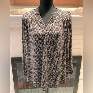 Black and White Patterned Women's Top